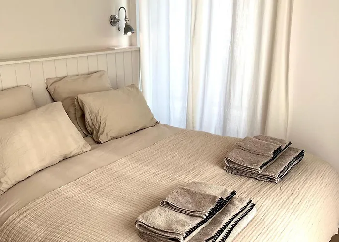 Le Clos Des Berges De L'ain Bed & Breakfast *